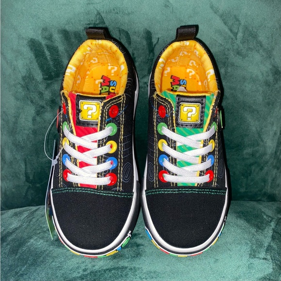 Super Mario Boys Tennis Shoes NEW - Picture 2 of 9